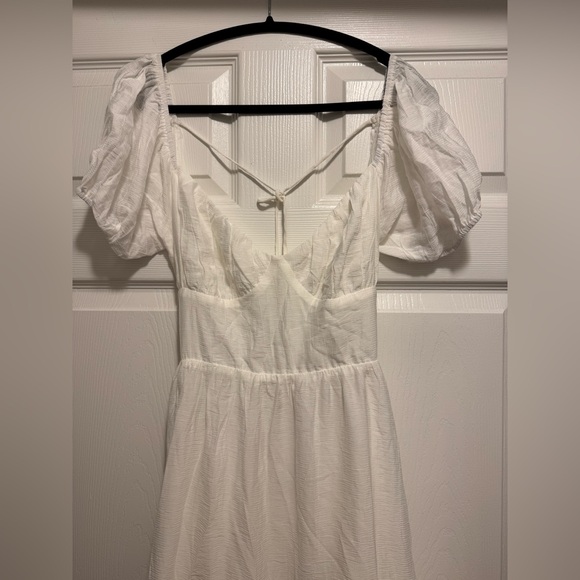 NWT - Showpo ANITA MIDI DRESS - PUFF SLEEVE TIERED DRESS IN WHITE - Picture 7 of 15